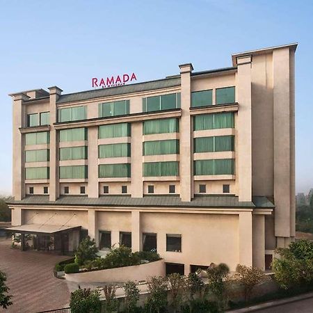 Hotel Ramada By Wyndham New Delhi Pitampura Exteriér fotografie