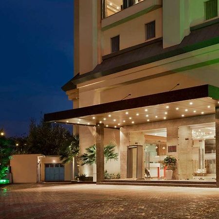 Hotel Ramada By Wyndham New Delhi Pitampura Exteriér fotografie