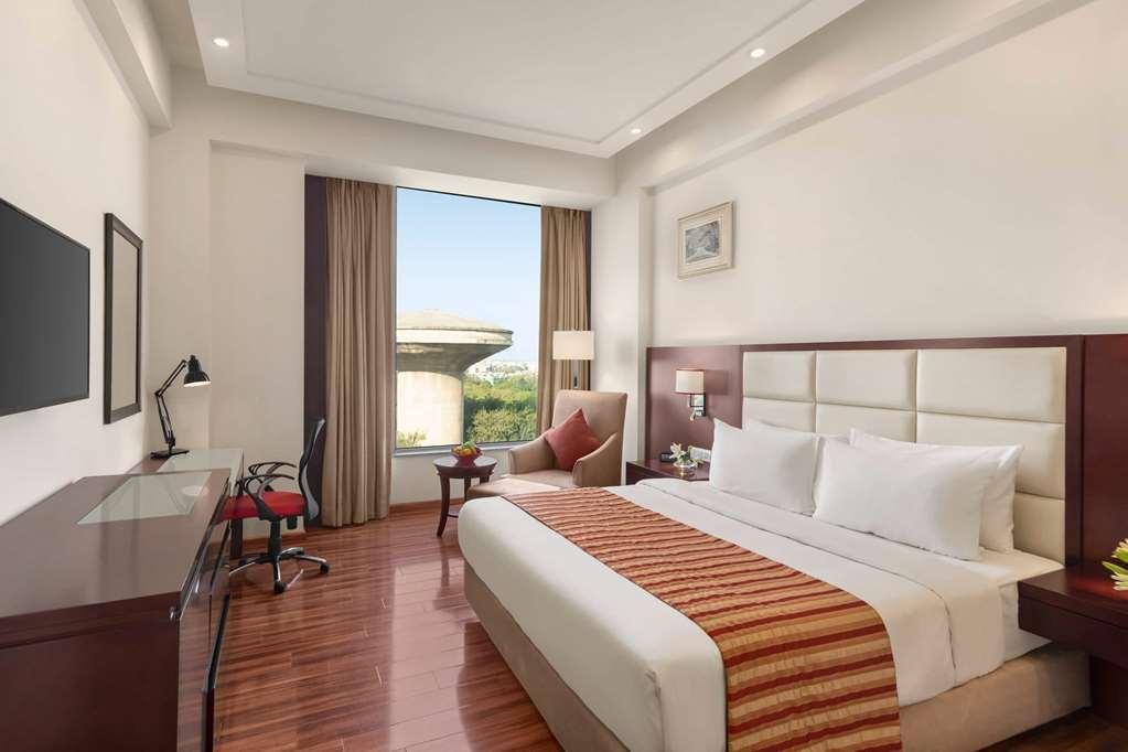 Hotel Ramada By Wyndham New Delhi Pitampura Pokoj fotografie