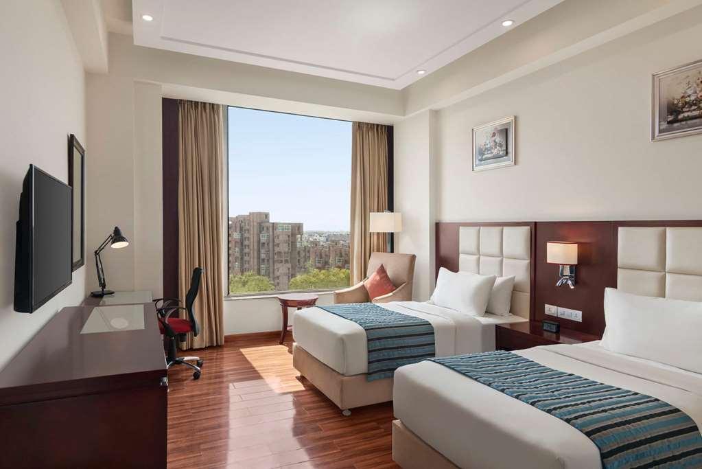 Hotel Ramada By Wyndham New Delhi Pitampura Pokoj fotografie